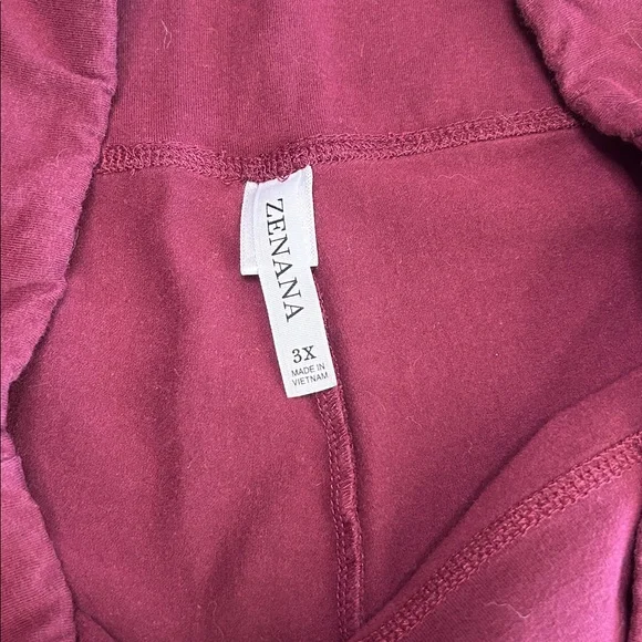 Zenana Outfitters Women's Pocket Leggings in Berry Plum - Picture 2 of 5